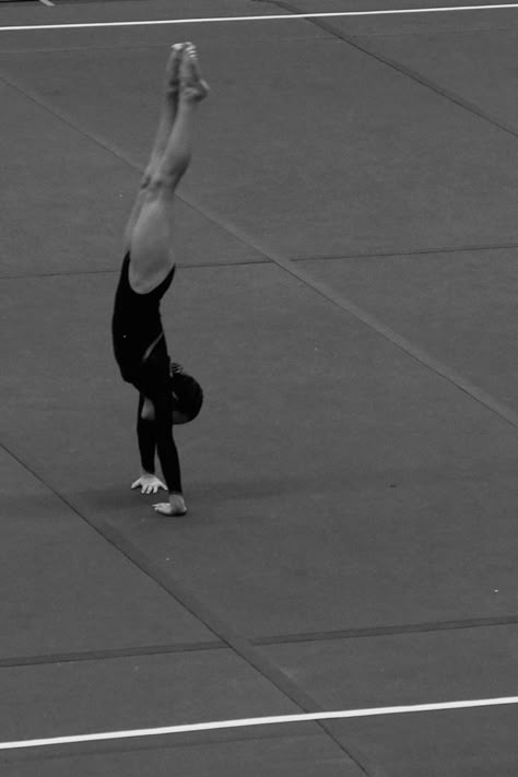 gymnastics floor routine aesthetic Gymnasts Aesthetic, Gymnastics Olympics Aesthetic, Gymnastics Gym Aesthetic, Tumbling Gymnastics Aesthetic, Gymnastics Asethic, Gymnastics Vision Board, Gymnastics Aesthetic Girl, Aesthetic Gymnastics Pictures, Tumbling Aesthetic