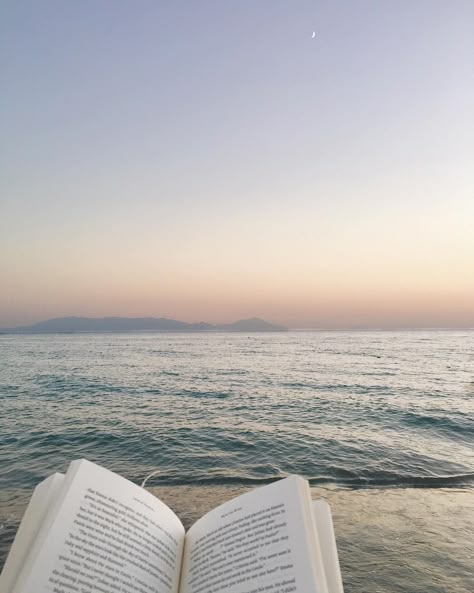 Book On Beach, Book By The Beach, Book And Beach, Beach Reading Aesthetic, Books And Beach, Book At The Beach, Reading On The Beach, Book Beach, Beach Book