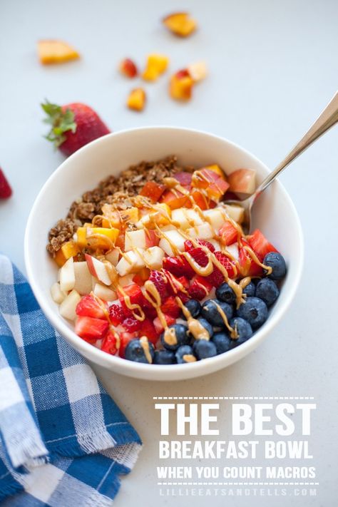 The best yogurt and cottage cheese breakfast bowl! #lillieeatsandtells Macro Cycling, Macro Friendly Breakfast, Macros Recipes, Cottage Cheese Breakfast Bowl, Fruit Granola, Cheese Bowl, Cottage Cheese Breakfast, Macro Counting, Macros Diet