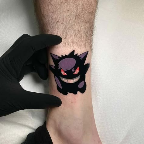 Tattoo Ideas Black And White, Pokemon Tattoo Ideas, Gengar Tattoo, Tattoo Ideas Black, Nintendo Tattoo, Pikachu Tattoo, Pokemon Tattoos, Tattoos Nature, Gamer Tattoos