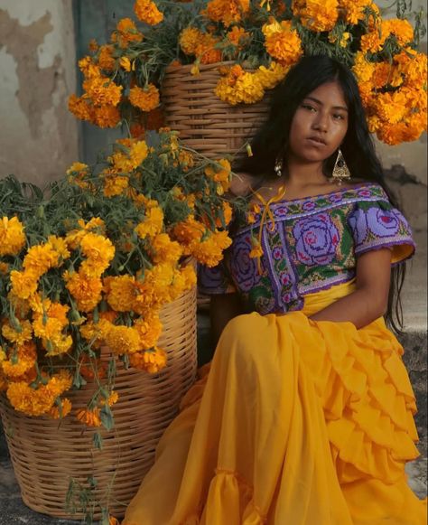 Colors of Mexico Latina Aesthetic, Mexican Culture Art, Mexican Fashion, Mexican Outfit, Mexican Girl, Mexican Dresses, Mexican Culture, Shooting Photo, The Skin