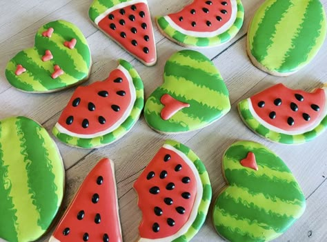 Watermelon Royal Icing Cookies, Watermelon Decorated Cookies, Watermelon Cookies Decorated, Summer Theme Cookies, Summer Cookies Decorated, Summer Decorated Cookies, Summer Themed Cookies, Watermelon Sugar Cookies, Clay Watermelon