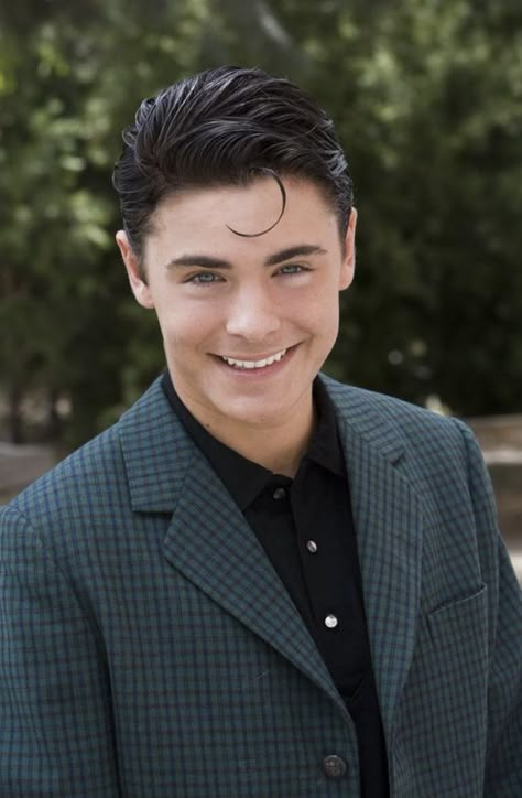 Greasy Hair Men, 50s Mens Hair, Greaser Hairstyle, Greaser Hairstyles, Zac Efron Hairspray, Hairstyles 1950s, 1950 Hairstyle, Hairspray Movie, 50s Hairstyles Men