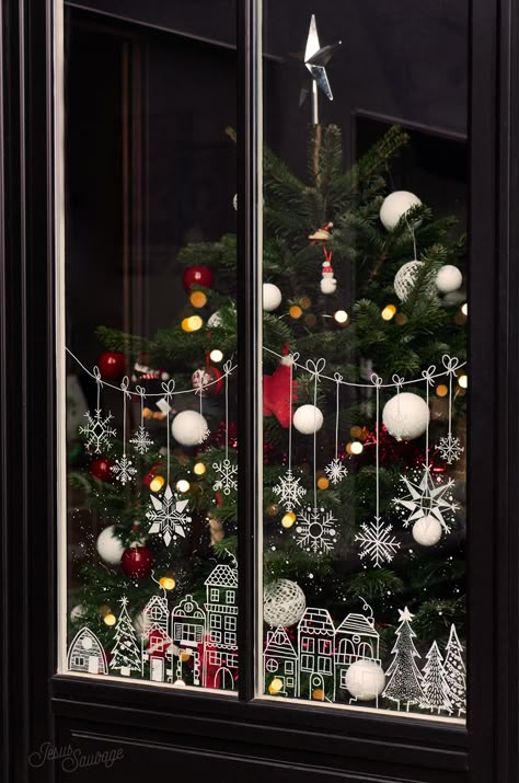 Christmas Window Decoration, Jul Diy, Christmas Window Painting, Decoration Vitrine, Christmas Window Display, Christmas Chalkboard, Christmas Window Decorations, Noel Diy, Xmas Diy