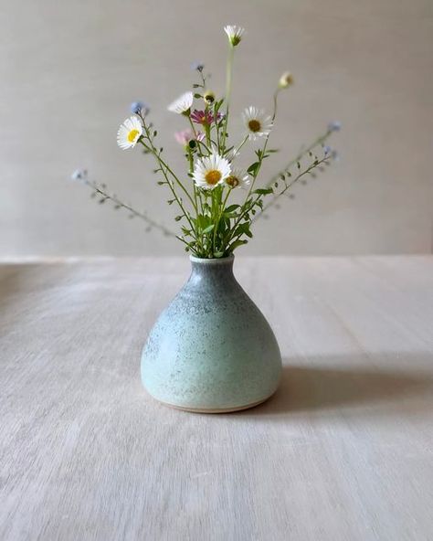 Naomi Critcher Pottery | Bud vases being bud vases! Perfect for a single stem or a gathering of wild flowers.  Hoping to have a few of these ready for my online s... | Instagram Pottery Bud Vase, Ceramic Vase With Flowers, Wedding Ceramics, Small Flower Vases, Ceramic Bud Vases, Single Flower Vase, Small Flower Vase, Simple Vase, Ceramic Bud Vase