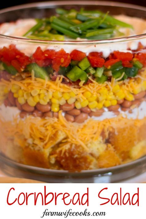 Looking for a new side dish to take to your next pot luck? Look no further! This cornbread salad is not only beautiful but it tastes great! #salad Corn Bread Salad, Mexican Cornbread Salad, Mr Food, Cornbread Salad, Mexican Cornbread, Trifle Dish, Resep Salad, Mexican Corn, Layered Salad