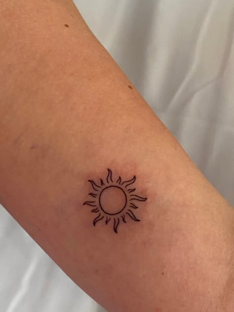 #suntattoo #sun #tattoo #woman Sun Initial Tattoo, Suntattoo Sun Tattoo Designs, Tangles Sun Tattoo, Cute Sun Tattoos Simple, Sun Tattoo Female, Sun On Wrist Tattoo, Small Fine Line Sun Tattoo, Minimalist Sunshine Tattoo, Gentle Tattoos For Women