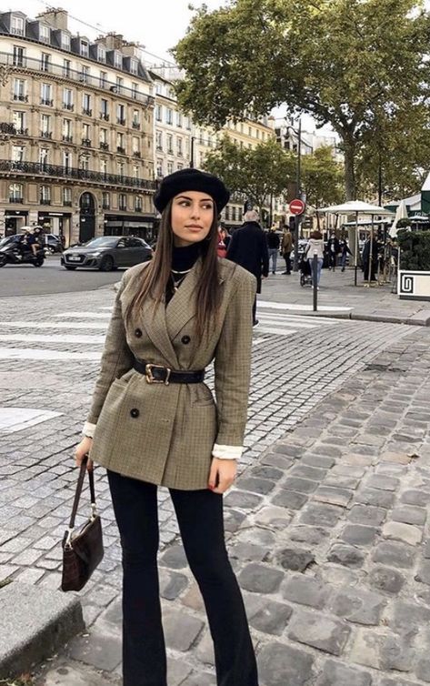 Baret Outfit, Vinter Mode Outfits, Parisian Outfits, Winter Fashion Outfits Casual, Europe Outfits, Paris Mode, Trip Outfits, Outfit Chic, Paris Outfits