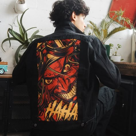 Jacket Art Paint, Jean Jacket Custom, Custom Denim Jacket Ideas, Denim Art Painting, Jacket Back Design, Jacket Design Ideas, Jacket Art, Hand Painted Denim Jacket Art, Jacket Painting Ideas