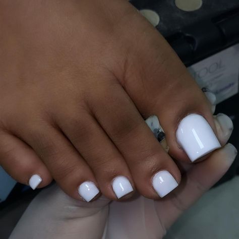 All White Pedicure, Nails For College Graduation, Toes Nails White Color, White Toes Pedicure Black Women, White Nails Toes Toenails, White Acrylic Toes Ideas, White Nails Feet Toenails, White Toes Ideas, Toe Ideas Pedicures