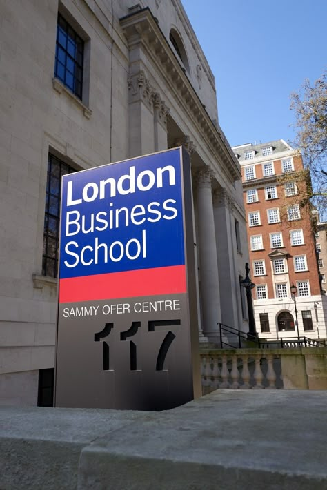 Oxford Business School, Wharton Business School Aesthetic, Business University Aesthetic, London University Life, London Business School Aesthetic, London School Aesthetic, London College Aesthetic, International Business Student Aesthetic, University Of London Aesthetic