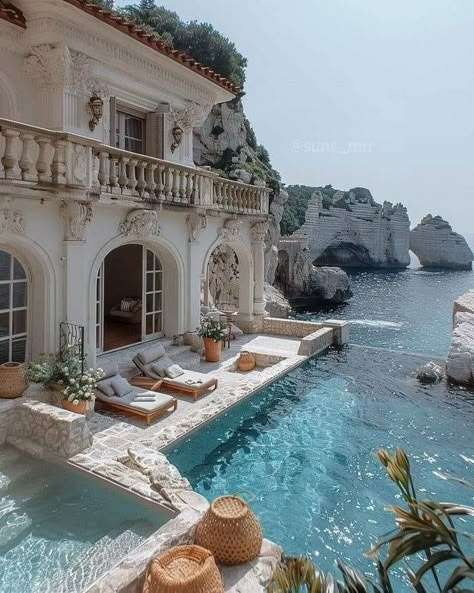 French Mansion, Villas In Italy, House Organisation, Dream Life House, Dream Beach, Dream House Interior, Dream House Exterior, Dream House Plans, House Goals