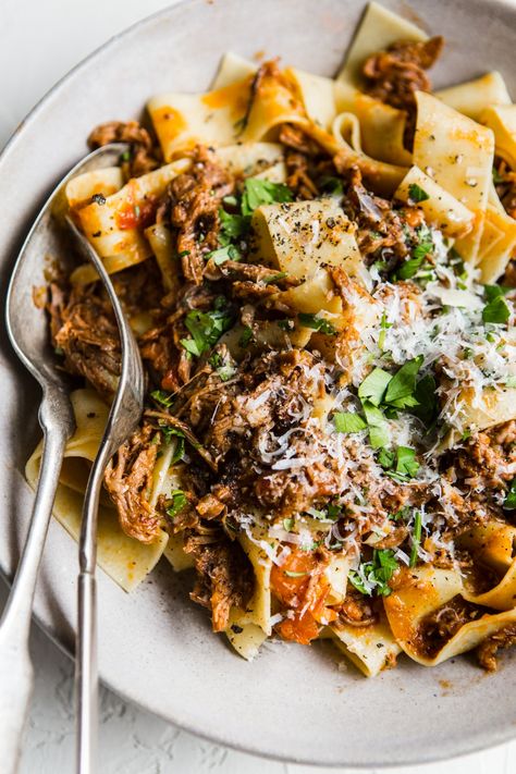 Beef Ragu Recipe, Beef Ragu, Ragu Recipe, Potted Beef, Veggie Noodles, Best Instant Pot Recipe, Braised Beef, Instant Pot Dinner Recipes, Instapot Recipes