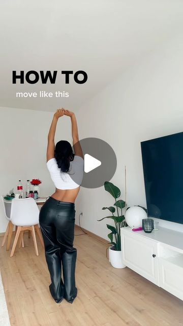 How To Dance With Your Hips, How To Move Your Hips, How To Move Your Hips Dance, Hip Dance, Lets Move, Dance Like This, Salsa Dancing, Dance With You, Dance Lessons