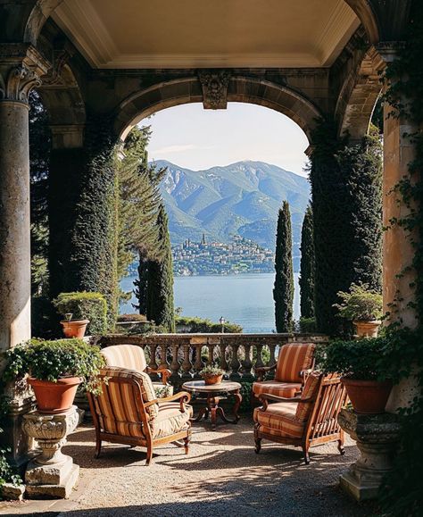 Lake Como Gardens, Old Italian House Interior, Old Italian House, White Picket Fence Ideas, Picket Fence Ideas, Lake Como Villas, Mediterranean Mansion, Comer See, Interior Design Blogs