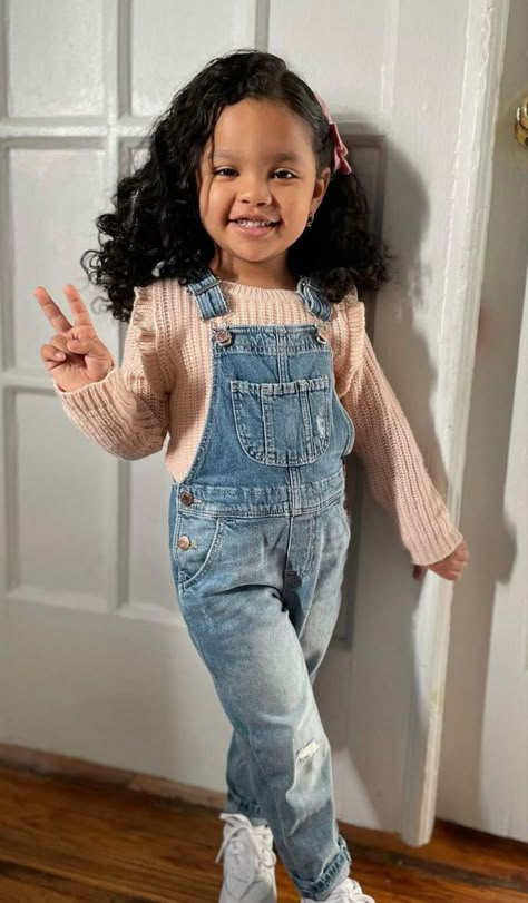 Kindergartener Outfit, Cute Little Kid Outfits Girl Style, Preschool Girl Outfits, Child Outfits Girl, Kindergarten Picture Day Outfit, Preschool Picture Day Outfit, Kindergarten Outfits For Girls Ideas, Cute Girl Outfits Kids, Spring Toddler Outfits