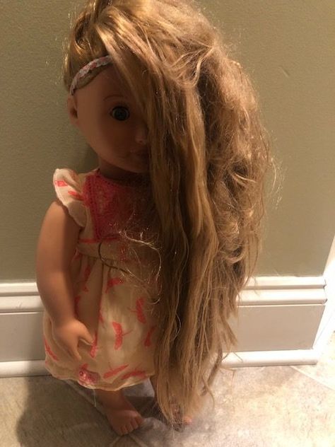 Taming doll hair, how to manage it and keep it easy! Detangling Doll Hair, Washing Doll Hair, How To Detangle Doll Hair, How To Untangle Doll Hair, How To Fix Doll Hair, Untangle Doll Hair, Detangle Doll Hair, Doll Hair Detangler, Doll Hair Repair