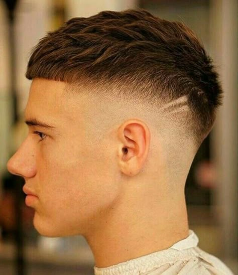 Short fringe Haircut For Men Fade, Men Fade Haircut Short, Short Fade Haircut, Mens Haircuts Short Hair, Crop Haircut, Gents Hair Style, Haircut For Men, Men Haircut Curly Hair, Crop Hair