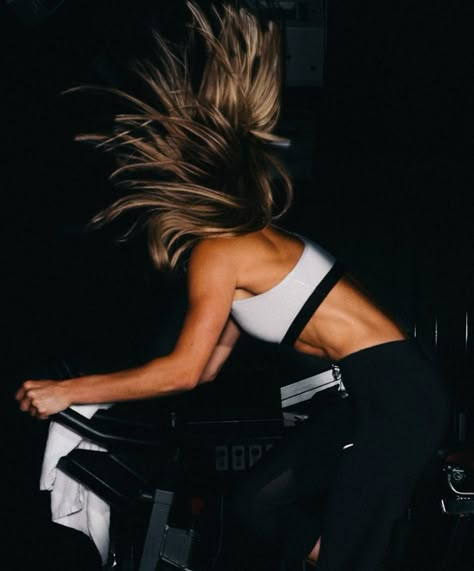 Spinning Workout Aesthetic, Spin Bike Before And After, Spin Bike Aesthetic, Spin Instructor Aesthetic, Soulcycle Aesthetic, Spin Photoshoot, Soul Cycle Aesthetic, Spin Aesthetic, Spin Class Aesthetic