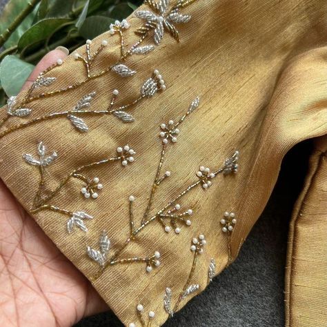 Dm@9640490158 Designer maggam work blouse Fabric: Rawsilk Dispatch: 3days Price : 1000unstiched . 1550stitched Colours and sizes can be customised accordingly Self Blouse Design, Bead Work On Blouse, Simple Maggam Designs, Hand Work Suits Designs, Blouse Hand Embroidery Designs, Aari Work Blouse Hand Design, Simple Hand Work, Hand Embroidery Dress Design, Bead Work Blouse