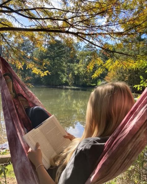 Reading Books Outside Aesthetic, Fall Hammock Pictures, Reading Book By Window, Books Cozy Aesthetic, Person Reading Aesthetic, Cozy Reader Aesthetic, Reading Goals Aesthetic, Summer To Autumn Aesthetic, Reading In A Hammock Aesthetic