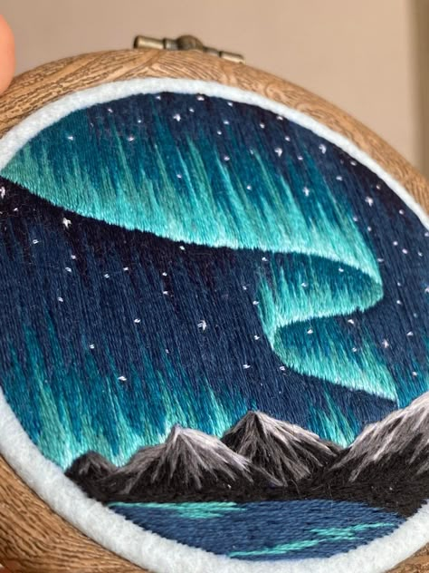 Half Dome Embroidery, Northern Lights Embroidery Patterns, Embroidery Scenery Simple, Space Themed Embroidery, Embroidery Night Sky, Geology Embroidery, Large Embroidery Hoop Ideas, Nature Embroidery Inspiration, Embroidery Inspiration Ideas