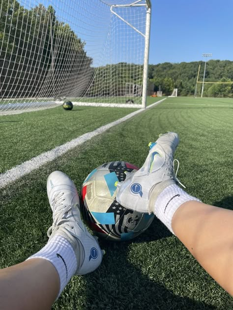 Cute Soccer Pictures, Chloe Liese, Bergman Brothers, Brothers Aesthetic, Xander Knight, Soccer Aesthetic, Football Aesthetic, She's The Man, Royal Elite Series