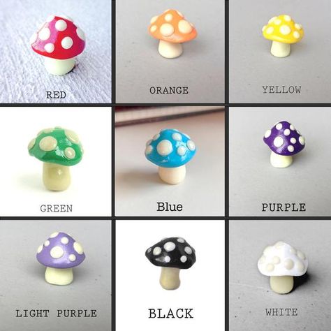 Easy Clay Miniatures, What To Make From Clay, Mini Clay Mushrooms Diy, Model Magic Clay Mushroom, Mini Clay Mushrooms, Clay Toadstools, Polymer Clay Toadstools, Polymer Clay Fairy Garden Accessories, Terrarium Fairy Garden