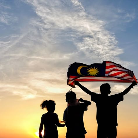 Malaysian Photography, Bendera Malaysia Aesthetic, Malaysian Aesthetic, Hari Merdeka Malaysia Poster, Malaysia Independence Day, Malaysia National Day, Malaysia Merdeka, Malaysia Madani, Malaysia Day