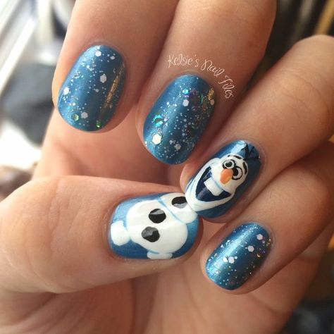 Frozen Nail Designs, Olaf Nails, Disney Frozen Nails, Frozen Nail Art, Easy Nail Polish Designs, Finger Nail Ideas, Sponge Nail Art, Frozen Nails, Disney Christmas Nails