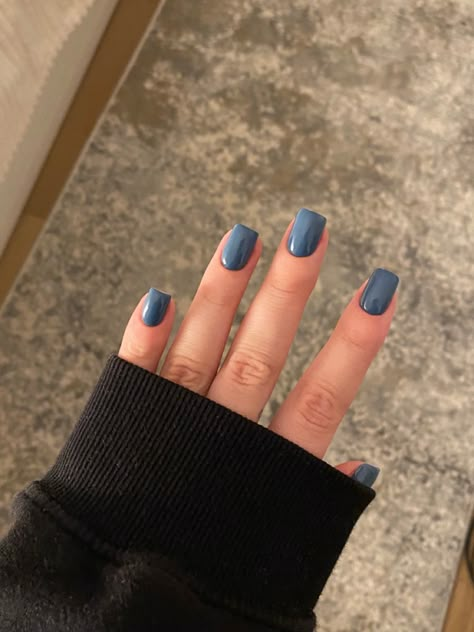 Real Nails Painted Gel Short, Square Nails Plain Color, Dark Nails For Spring, Solid Nail Colors Winter, Nails For Fair Skin Tone, Squoval Short Nails, Blue Squoval Nails, Short Nail Colours, Solid Color Short Nails