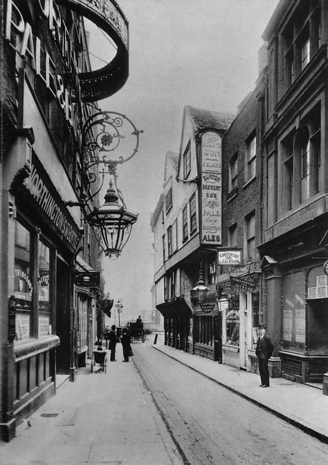 Wych Street, London, 1901. Victorian Street, Australia House, Victorian Life, Victorian England, Victorian London, London Vintage, London History, Old Street, London Town