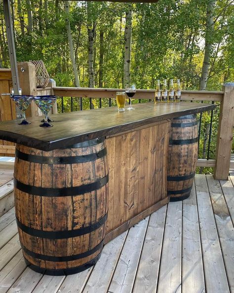 Rustic Outdoor Bar, Home Bar Rooms, Bar Sala, Diy Home Bar, Bocce Ball, Backyard Fireplace, Bar Designs, Backyard Pavilion, Backyard Bar