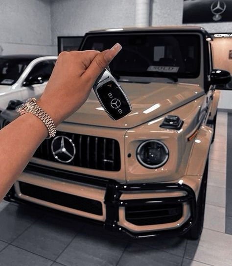 مرسيدس بنز, Dream Cars Mercedes, Mercedes G Wagon, Dream Cars Jeep, Lux Cars, Car Goals, Mercedes Car, Luxury Lifestyle Dreams, Benz Car