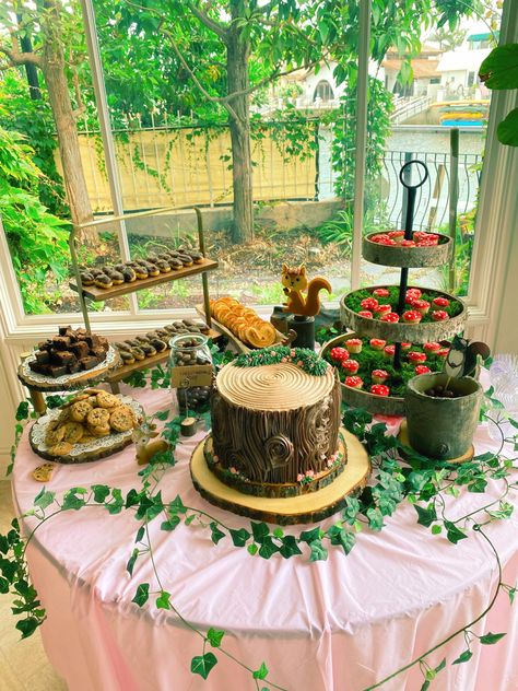 Woodland Forest Animal Baby Shower - Tree Stump Cake, Forest animal poop, Mushroom cupcakes Forest Animal Theme Party, Nature Party Theme Decoration, Woodland Favor Ideas, Forest Animal Birthday Party Decoration, Cottagecore Decor Ideas Party, Forest Baby Shower Backdrop, Enchanted Forrest Baby Shower Ideas, Enchanted Forest Sweet Table, Girl Forest Baby Shower