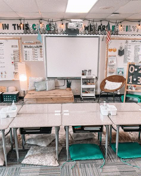 Classroom Organization Furniture, Teacher Area Setup, Portable Classroom Ideas, Small Classroom Decorating Ideas, Classroom Decor Amazon, Amazon Classroom Decor, Portable Classroom Setup Ideas, Portable Classroom Decor, Classroom Organization Elementary Layout