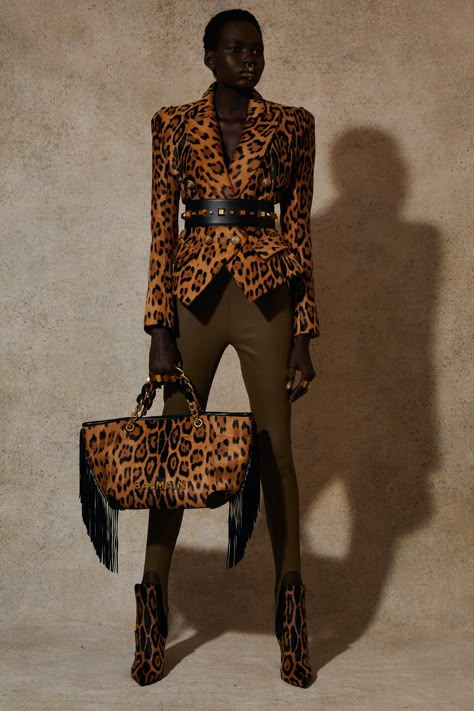 Balmain Resort 2023, Balmain Resort, Animal Print Outfits, Resort 2023, 2023 Collection, Fashion Updates, Animal Prints, Look Fashion, Spring Outfit