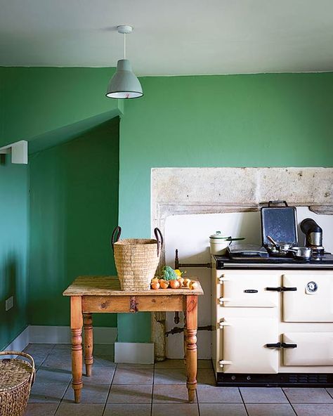 FArrow and Ball How To Decorate Book Reivew on Modern Country Style Green Country Kitchen, Breakfast Room Green, Modern Country Style, Room Green, Sage Green Walls, Farrow And Ball Paint, Green Walls, Deco Furniture, Old Kitchen