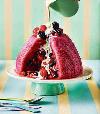 Victorian Desserts, Afternoon Tea At The Ritz, Pudding Ideas, Savoury Bread, Showstopper Dessert, British Sweets, Magazine Recipe, Summer Pudding, British Desserts