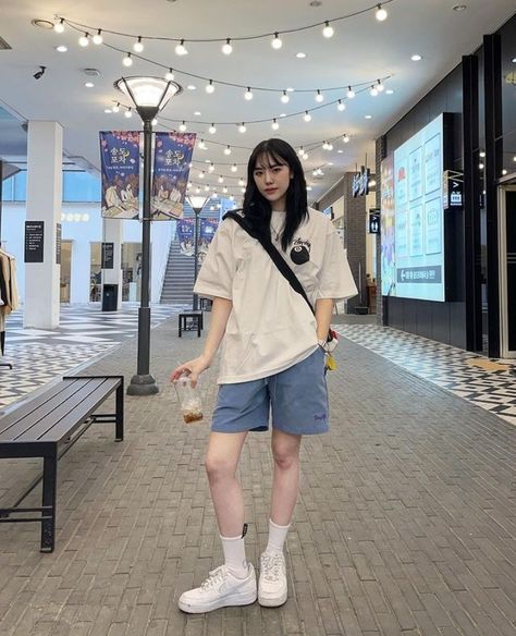 Boyish Shorts Outfit, Boyish Outfits Korean Polo, Boyish Summer Outfits, Summer Ootd Ideas Street Styles, Casual Boyish Outfits, Shorts Outfit Korean, Boyish Outfits Tomboys, Boyish Outfits Korean, Korean Street Fashion Summer