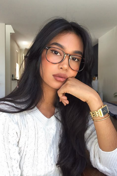 Glasses For Round Faces, Cute Glasses Frames, Glasses Outfit, Glasses Inspiration, Big Glasses, Brown Glasses, Womens Glasses Frames, Glasses Makeup, Trendy Glasses