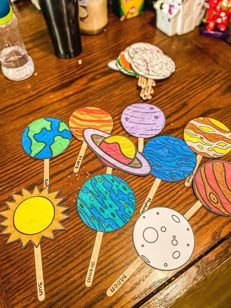 Planet Puppets, Space Facts For Kids, Planets Activities, Solar System Projects For Kids, Solar System Activities, Planet Crafts, Space Preschool, Space Crafts For Kids, Space Week