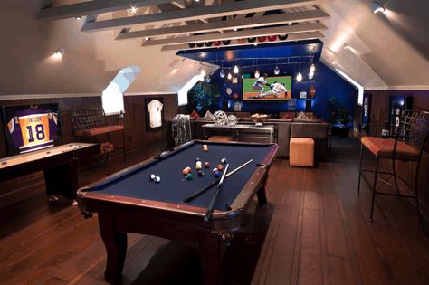 How to Create the Ultimate Man Cave Attic Game Room, Man Cave Designs, Room Above Garage, Bar Deco, Man Cave Design, Man Cave Room, Entertainment Ideas, Man Cave Home Bar, Video Game Rooms