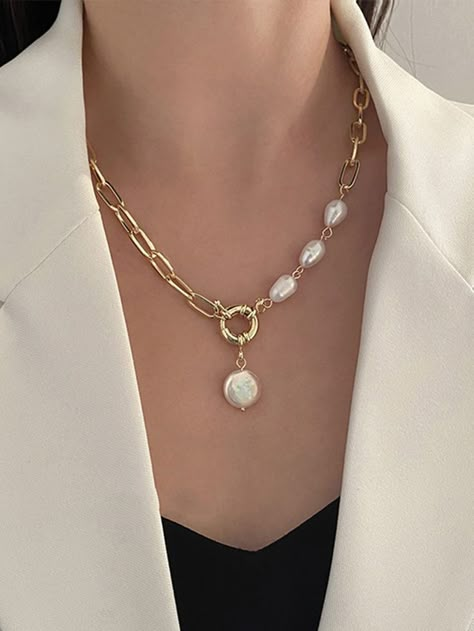 Pendant Necklaces Ideas, Jewelry Decor Ideas, Jewelry Fashion Trends 2023, Jellwery Aesthetic, Trending Jewelry 2023 Handmade, 2023 Accessories Trends, Jewelry 2023 Trends, Trending Jewelry 2023, Beads Jwellary