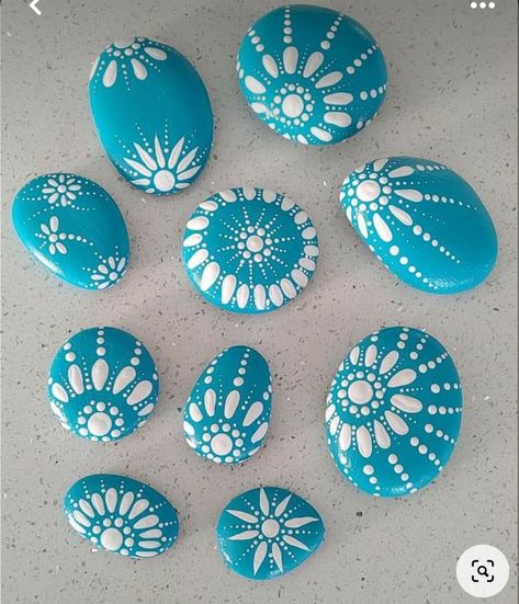 Odd Shaped Rock Painting Ideas, Painting Ideas For Summer, Rock Crafts Diy, Mandala Painted Rocks, Diy Rock Art, Painted Rock Animals, Mandala Rock Art, Rock Painting Ideas, Stone Art Painting