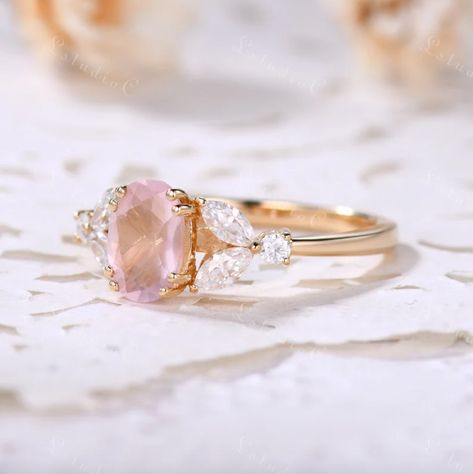 Rose Quartz Engagement Ring, Cartier Love Wedding Band, Rose Quartz Ring Engagement, Dainty Engagement, Quartz Engagement Ring, Dainty Engagement Rings, Ring Cluster, Ring Flower, Ringe Gold