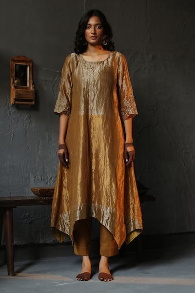 Buy Blue Handwoven Silk Round Kurta And Pant Set For Women by Priti Prashant Online at Aza Fashions. Luxury Embroidered Tissue Silk Palazzo Set, Luxury Silk Straight Kurta Tunic, Luxury Raw Silk Formal Kurta, Luxury Tissue Silk Unstitched Suit For Festivals, Luxury Tissue Silk Straight Kurta Salwar Kameez, Luxury Tissue Silk Unstitched Suit For Party, Luxury Cotton Silk Traditional Wear For Spring, Luxury Traditional Tunic Kurta, Luxury Raw Silk Ceremonial Kurta