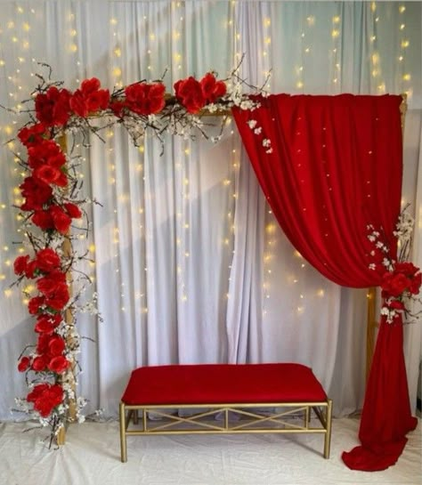 Red White Decoration, Red White And Gold Backdrop Ideas, Red White And Gold Quinceanera Ideas, Red Quinceanera Decorations, Stage Decorations Event Backdrops, Centerpieces Wedding Red, Engagement Party Decorations Diy, Engagement Decoration, Birthday Decorations At Home