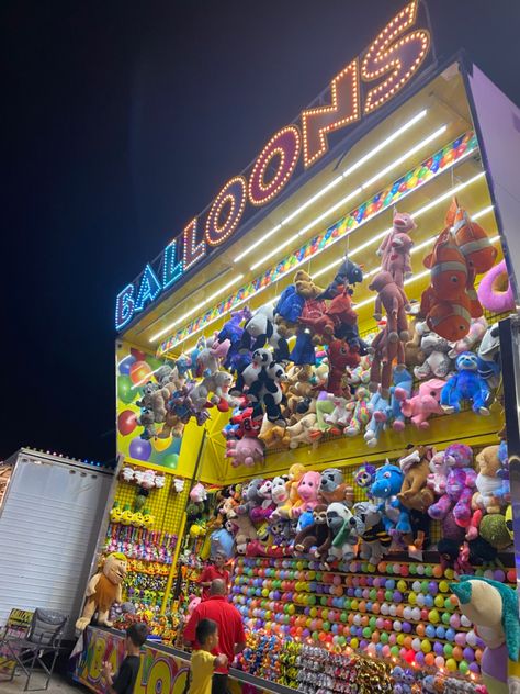 Carnival Game Aesthetic, County Fair Aesthetic Night, Fair Carnival, Fair Themed Wedding, Carnival Games Aesthetic, Fun Fair Games, Carnival Core, County Fair Aesthetic, State Fair Aesthetic