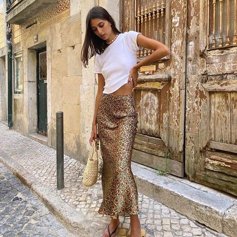 S a l o m é M o r y (@salome.mory) • Instagram photos and videos French Girl Outfits, France Outfits, Parisian Summer, Summer In Europe, 2022 Outfits, French Women Style, Parisian Women, France Trip, Simple Summer Outfits